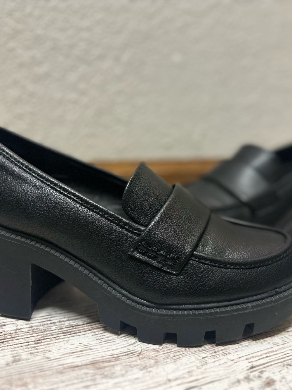 DV by Dolce Vita Black Leather Lug Sole Block Heel Loafers - Picture 2 of 6